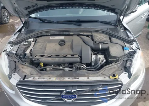 2015 Volvo Xc60 T6 z USA, uszkodzony, nr VIN YV4902RK9F2744570